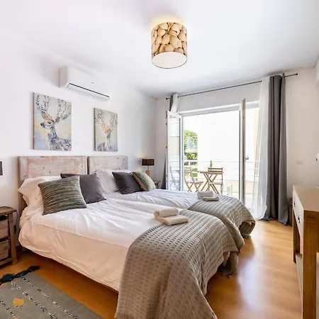 Apartman Elegant Duplex 1br W- Pool, Parking & Balcony *