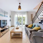 Διαμέρισμα Elegant Duplex 1Br W- Pool, Parking & Balcony *